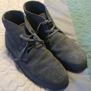 American Eagle Gray Suede Chukka Boots